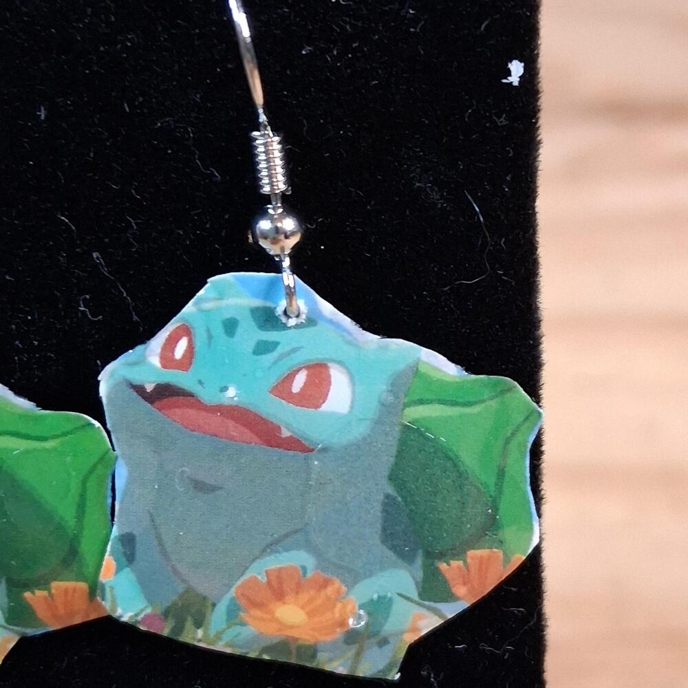 Handmade Bulbasaur Resin Earrings Green Frog Hook Back Card Jewelry